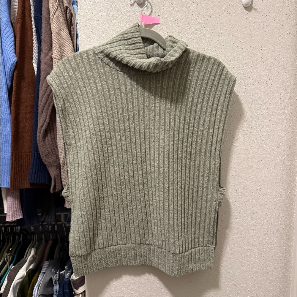 Women's Ribbed Turtleneck Sweater - Green